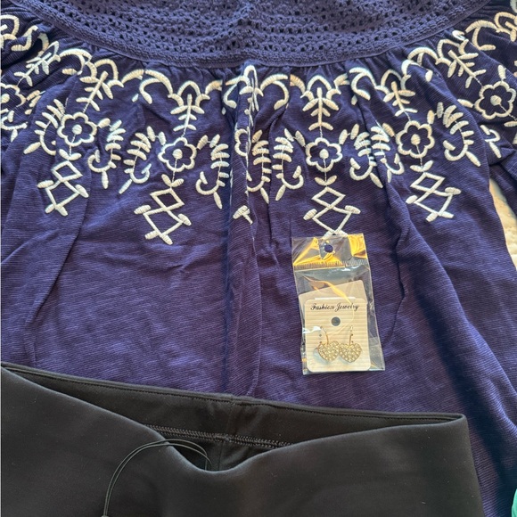 AFRM, Cabi, Etc X Small Box New with Tags - Picture 6 of 8